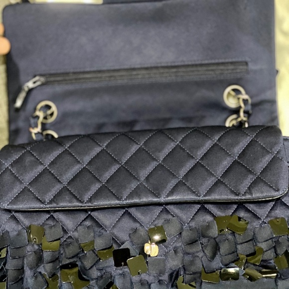 Chanel Shingle Medium Flap Bag - Picture 13 of 16